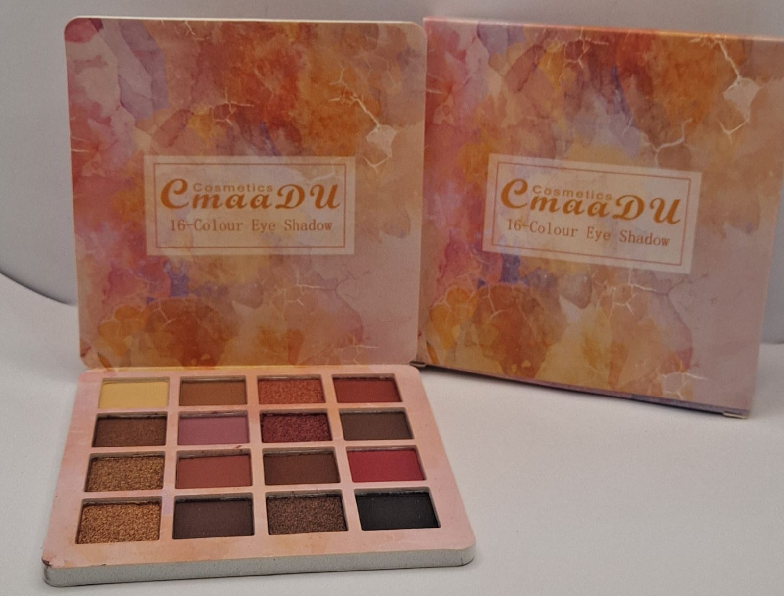 Matte 16 color eyeshadow palette pigmented shades close up nude brown smoky – BeautiVox Pakistan