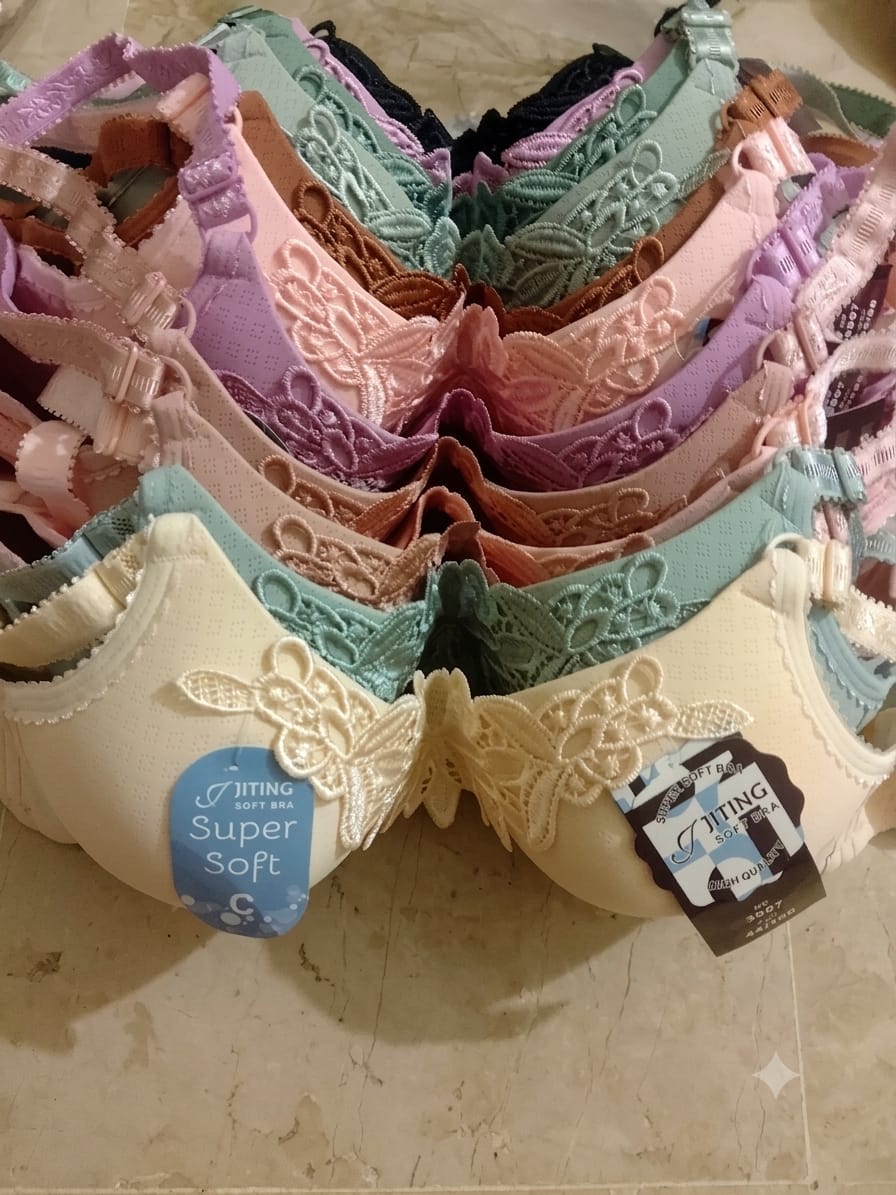 Padded vs non padded soft nylon bra comparison support comfort Pakistan – BeautiVox